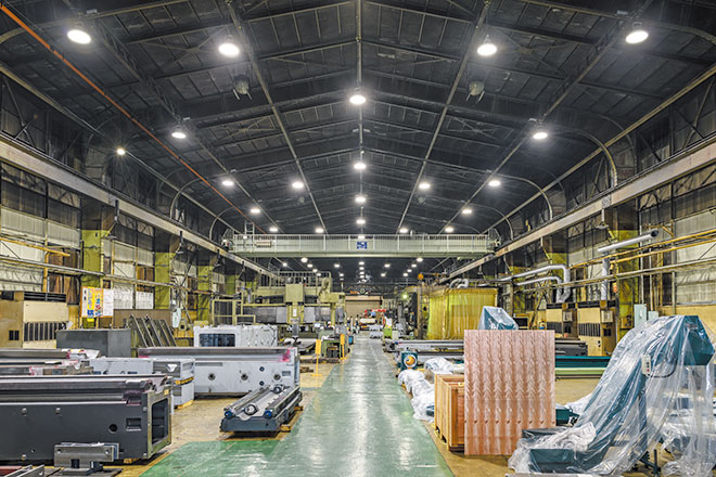 Kuraki Co., Ltd. No. 4 Plant | High-bay Lighting Factory Lighting | Projects | IWASAKI ELECTRIC